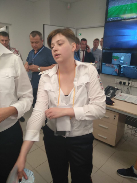 «Ты, тварь, кто такая?» — кадры допроса провокаторов из «Пусси Райт» в московской полиции (ВИДЕО) | Русская весна