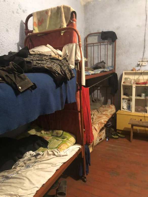 Нечеловеческие условия и побои: Под Одессой банда держала в рабстве около ста человек (ФОТО, ВИДЕО) | Русская весна