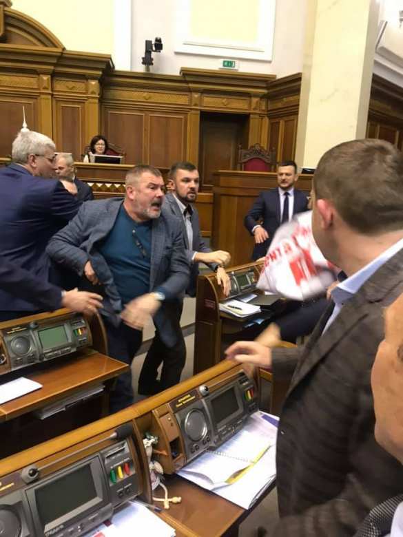 В Раде вспыхнула жестокая драка с «агентами Путина» (ФОТО, ВИДЕО) | Русская весна