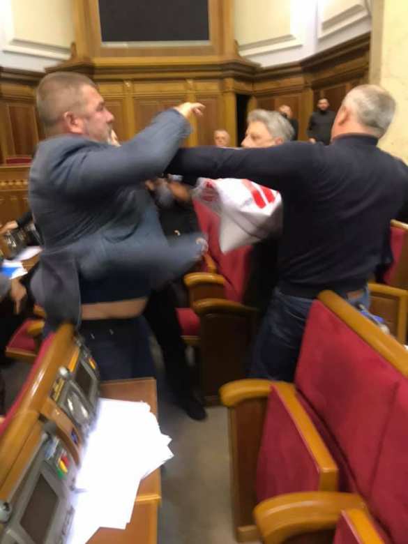 В Раде вспыхнула жестокая драка с «агентами Путина» (ФОТО, ВИДЕО) | Русская весна