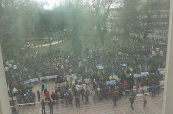 Перед Радой стоят траурные фото украинских политиков и бастуют фермеры (ФОТО+ВИДЕО) | Русская весна