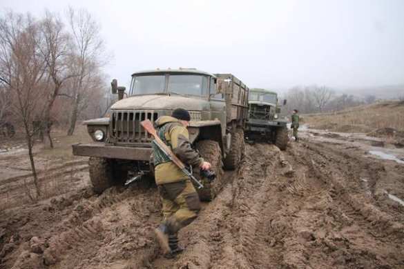 Бойцы украинской армии пьют и торгуют оружием и топливом, а Славянск восстает против оккупантов (ФОТО) | Русская весна