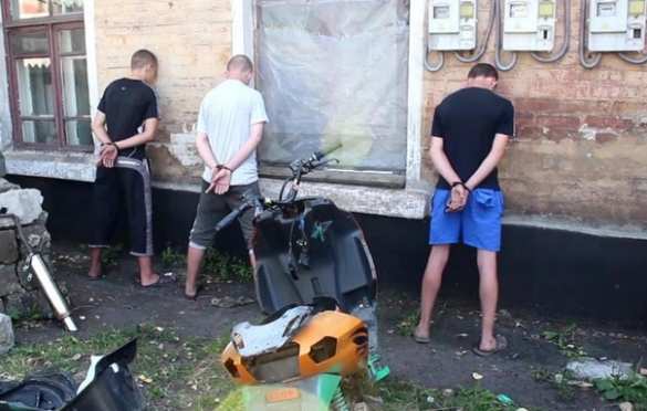 В ДНР за поджог памятника шахтёрам-фронтовикам схвачена группа подростков (+ФОТО) | Русская весна