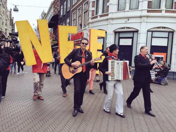 Референдум по ассоциации Украины: Голландия помнит о сбитом «Боинге» (ФОТО) | Русская весна