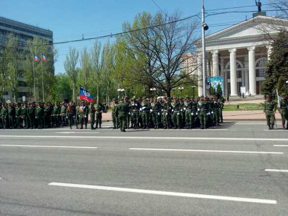 Не могу передать словами, как я горд, — серб Деки с репетиции парада Победы в Донецке (ФОТО, ВИДЕО) | Русская весна