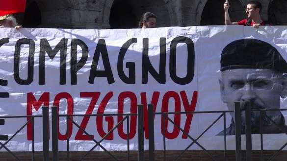 Итальянцы провели флэшмоб у римского Колизея в память Алексея Мозгового (ФОТО) | Русская весна