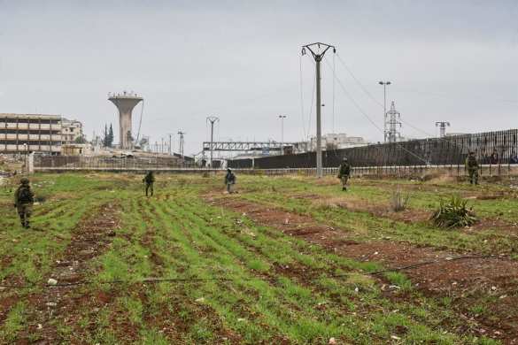 Российские роботы и собаки: саперы ВС РФ разминируют Алеппо — новые впечатляющие кадры (ФОТО) | Русская весна