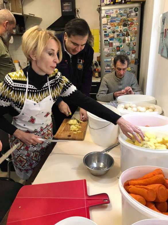 Марша за импичмент не будет, Саакашвили увели резать «Оливье» (ФОТО) | Русская весна