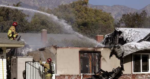 Самолёт рухнул на жилой дом в США (ФОТО, ВИДЕО) | Русская весна