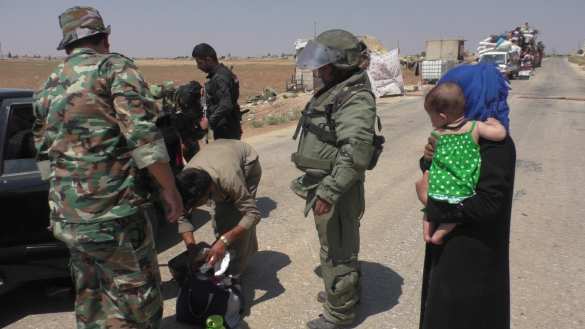 Путь из ада: Армия России отнимает у боевиков Идлиба живой щит (ФОТО) | Русская весна