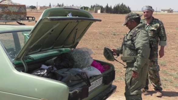 Путь из ада: Армия России отнимает у боевиков Идлиба живой щит (ФОТО) | Русская весна