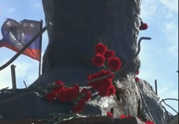 Флаг ДНР над Саур-Могилой (видео, фото) | Русская весна