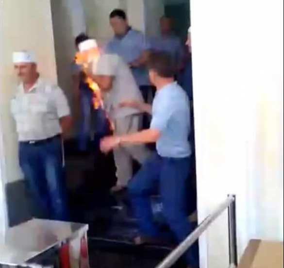 Голодающий украинский шахтер совершил попытку самосожжения (+ВИДЕО, ФОТО) | Русская весна