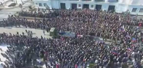 Траурное шествие и похороны: Донецк прощается с Гиви — ПРЯМАЯ ТРАНСЛЯЦИЯ. Смотрите и комментируйте с «Русской Весной» (ФОТО, ВИДЕО) | Русская весна