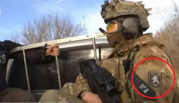 Спецназ с шевронами СС отметился при захвате посёлка ДНР (ФОТО, ВИДЕО) | Русская весна