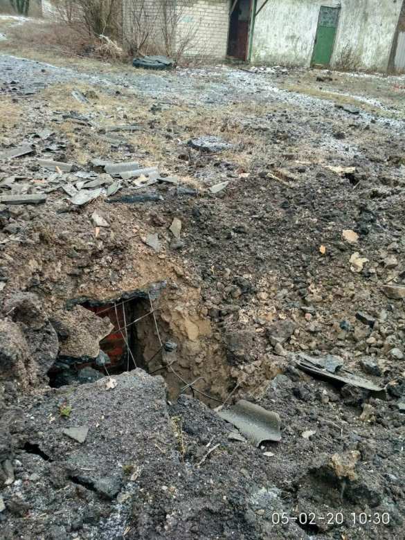 СРОЧНО: ВСУ открыли огонь по Горловке, три попадания в один дом | Русская весна