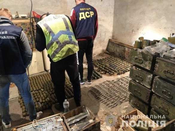 «Тайник принадлежит Билецкому»: найден крупный схрон оружия под Харьковом (ФОТО) | Русская весна