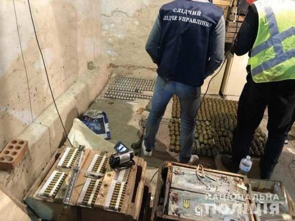 «Тайник принадлежит Билецкому»: найден крупный схрон оружия под Харьковом (ФОТО) | Русская весна