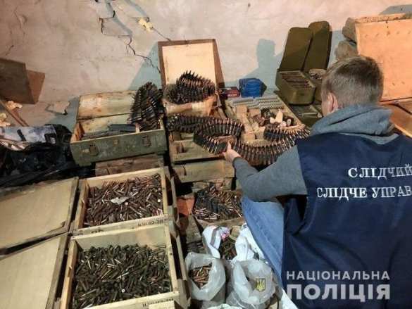 «Тайник принадлежит Билецкому»: найден крупный схрон оружия под Харьковом (ФОТО) | Русская весна