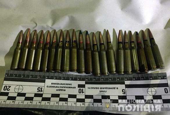 На Донбассе обнаружен схрон с оружием и боеприпасами (ФОТО) | Русская весна