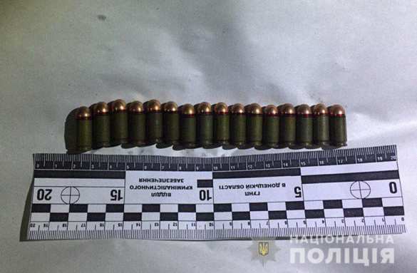 На Донбассе обнаружен схрон с оружием и боеприпасами (ФОТО) | Русская весна