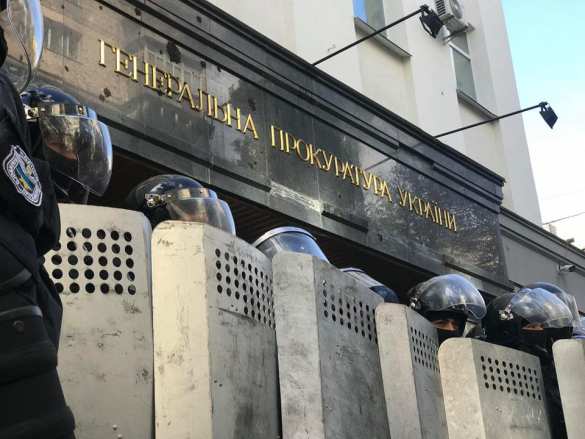 В Киеве неонацисты чуть не растерзали генпрокурора Луценко за выдачу «атошника» России (ФОТО, ВИДЕО) | Русская весна