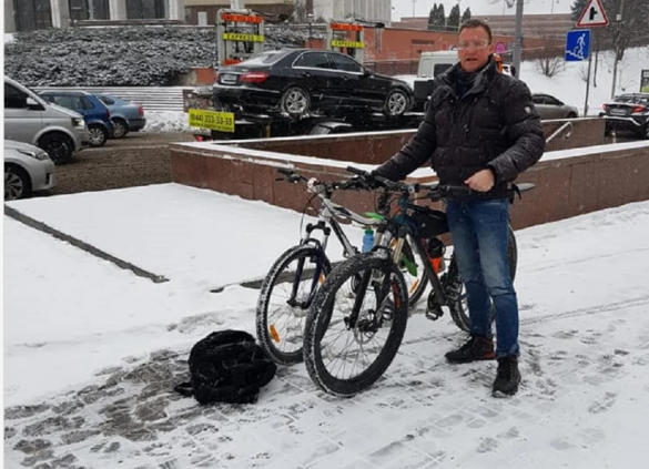 Это Украина: У дипломата из ЕС в Киеве украли велосипед (ФОТО) | Русская весна