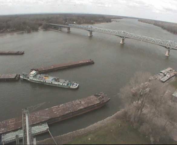 Приключения украинцев в Венгрии: врезавшийся в мост «Челябинск» спасало «Иваново» (ФОТО) | Русская весна