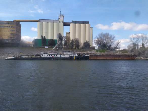 Приключения украинцев в Венгрии: врезавшийся в мост «Челябинск» спасало «Иваново» (ФОТО) | Русская весна