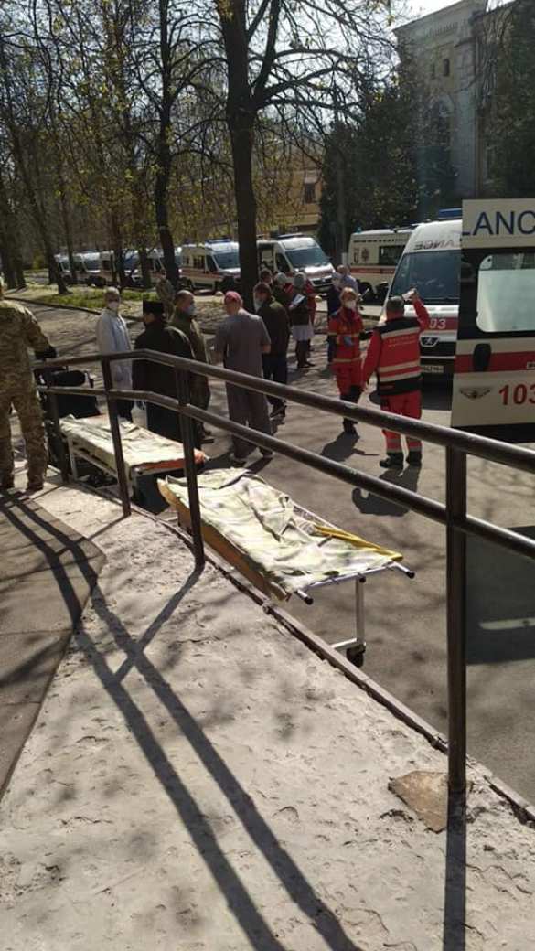 Ампутации, ранения, ожоги: 18 скорых с ранеными «всушниками» прибыли в Киев (ФОТО) | Русская весна