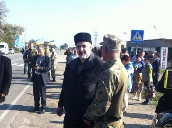 Крымскотатарский экстремист Ислямов заявил о начале «крымского майдана» на Чонгаре (ФОТО) | Русская весна