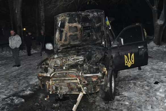 В Запорожье облили горючей смесью и сожгли машину Самообороны (фото) | Русская весна