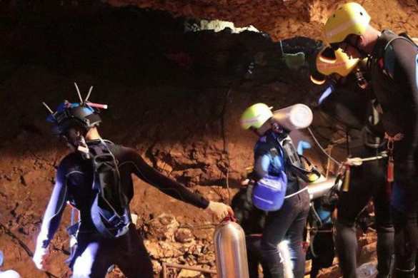 В Таиланде из затопленной пещеры освободили первых детей (+ФОТО, ВИДЕО) | Русская весна