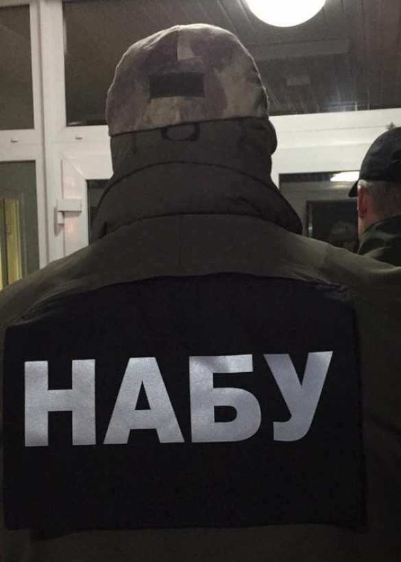 Украинский спецназ был отброшен дедушкой-вахтером, не сумев задержать главного налоговика страны (ФОТО)  | Русская весна