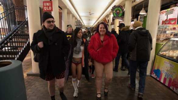 Их нравы: в США сотни людей катались в метро без штанов (ФОТО, ВИДЕО) | Русская весна