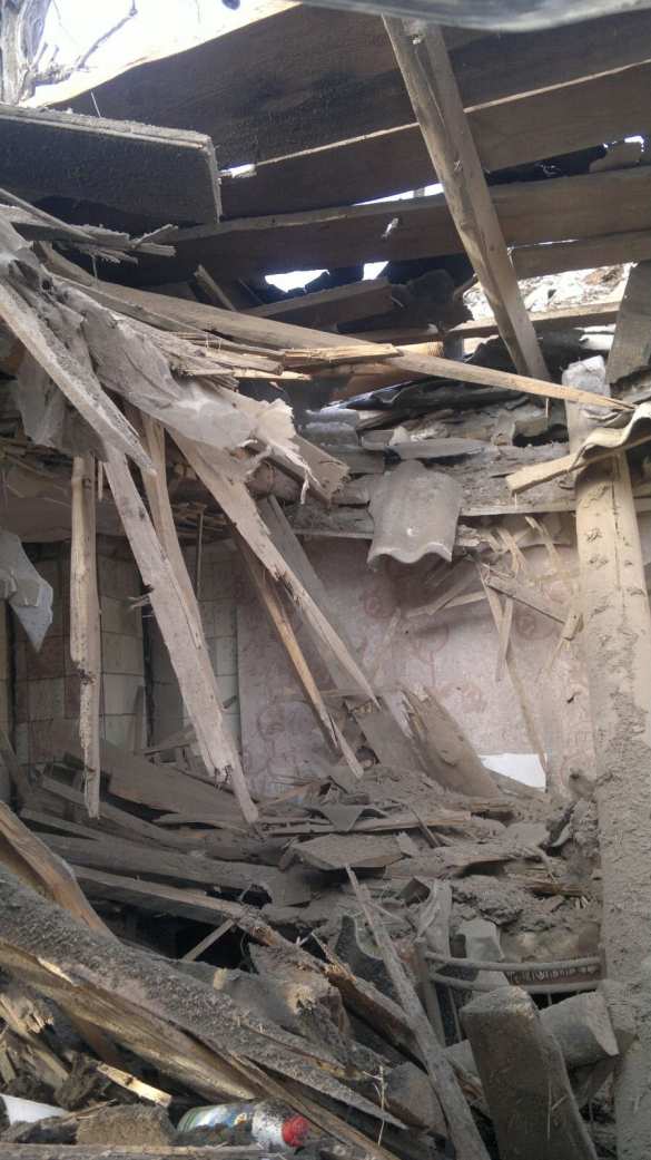 Последствия обстрела ВСУ: серьезные разрушения в Стаханове (ФОТО) | Русская весна