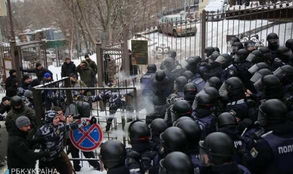 Киев: Под судом, где слушают дело мэра Одессы, подстрелили спецназовца (ФОТО, ВИДЕО) | Русская весна