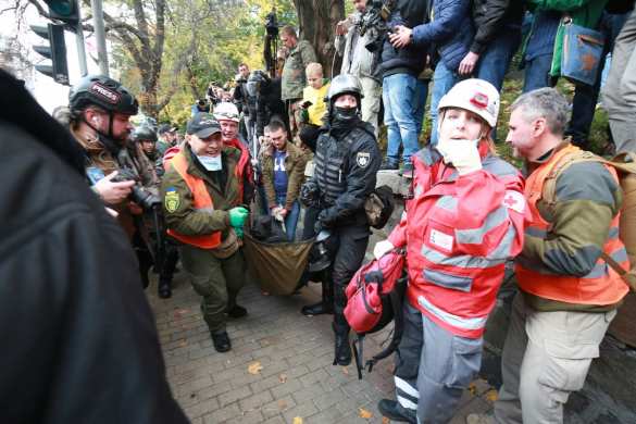 МОЛНИЯ: под Верховной Радой начались столкновения (+ВИДЕО, ФОТО) | Русская весна