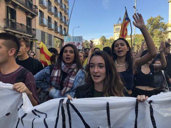 Протесты в Каталонии: Тысячные колонны сторонников независимости идут на Барселону (ФОТО, ВИДЕО) | Русская весна