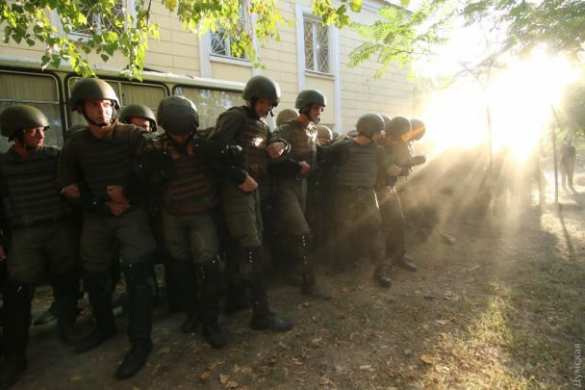 Массовые беспорядки под Одессой: Неонацисты напали на суд из-за оправдательного приговора антимайдановцам (ФОТО, ВИДЕО 18+) | Русская весна