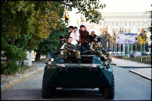 Разведчики ЛНР отпраздновали «боевую свадьбу» (фото) | Русская весна