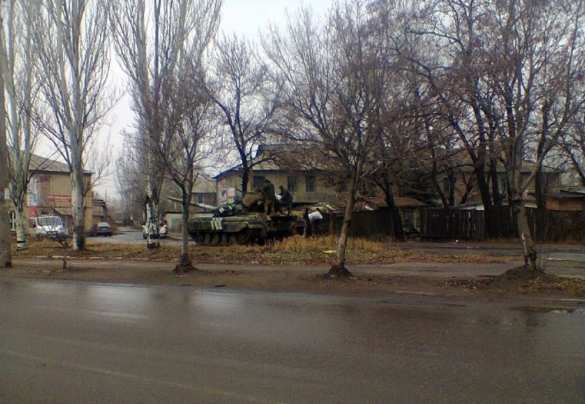 Обострение на фронте Донбасса: ВСУ наносят массированные удары и вывозят награбленное танками, ОБСЕ молчит (ФОТО, ВИДЕО) | Русская весна