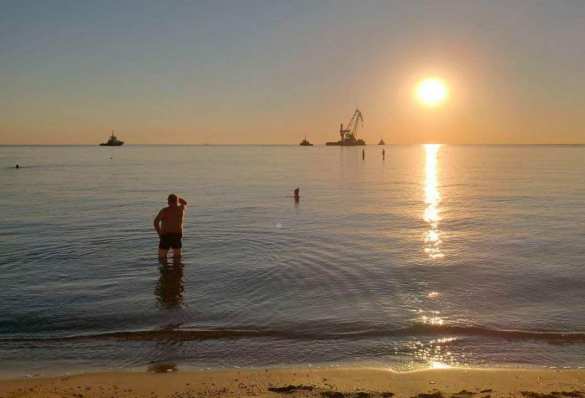  «Мы убрали это позорище»: затонувший танкер Delfi год отравлял Одессу (+ФОТО, ВИДЕО) | Русская весна