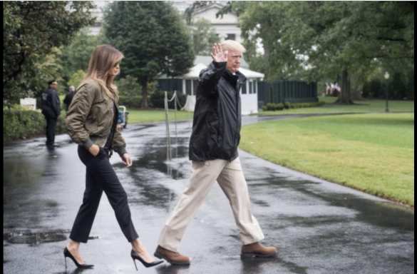 Мелания Трамп приехала в Техас, где бушует ураган, в туфлях на шпильках (ФОТО) | Русская весна