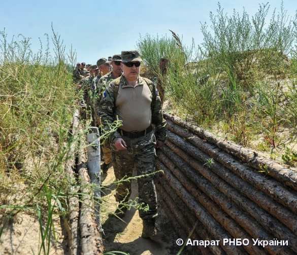 «Враги сдадутся без огня»: Турчинов показал «супероружие» (ФОТО) | Русская весна