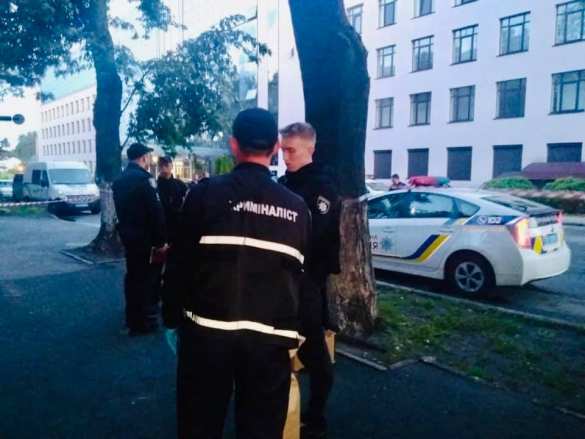 «АТО» уже в Киеве — телеканал обстреляли из гранатомёта (ФОТО) | Русская весна