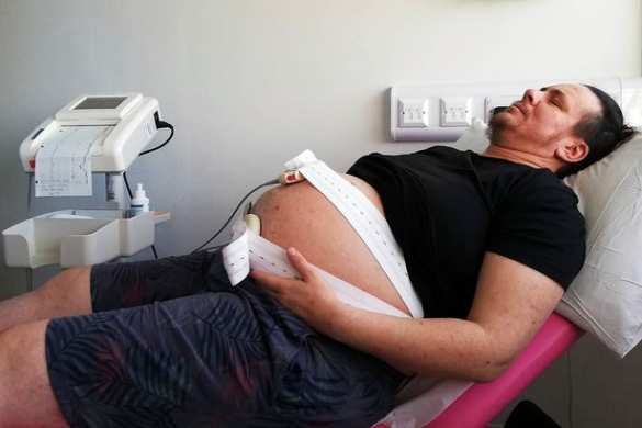 Ад где-то рядом: в Британии мужчина родил ребёнка от женщины (ФОТО) | Русская весна