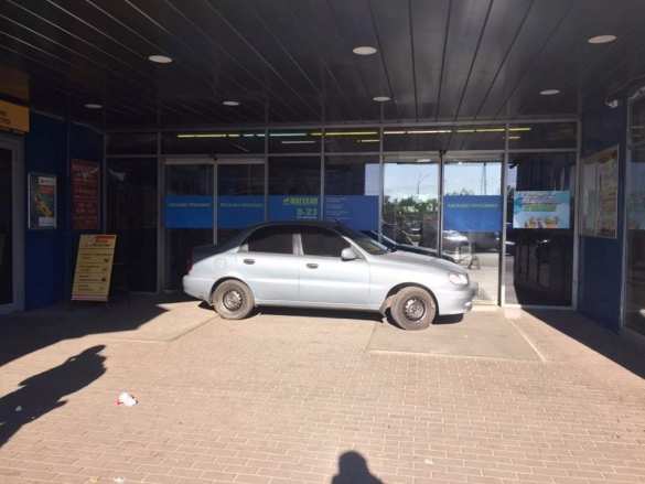 «Сбербанк России» пытается захватить торговый центр в Киеве, — адвокат (ФОТО) | Русская весна