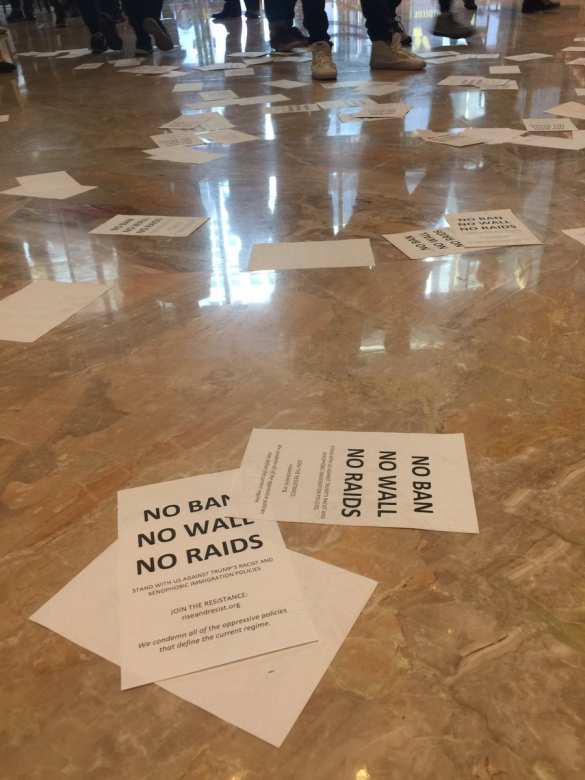 Протестующие атаковали Trump Tower (ФОТО, ВИДЕО) | Русская весна