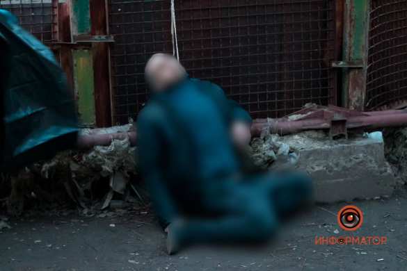 Возле детской площадки в Днепропетровске нашли труп (ФОТО 18+) | Русская весна